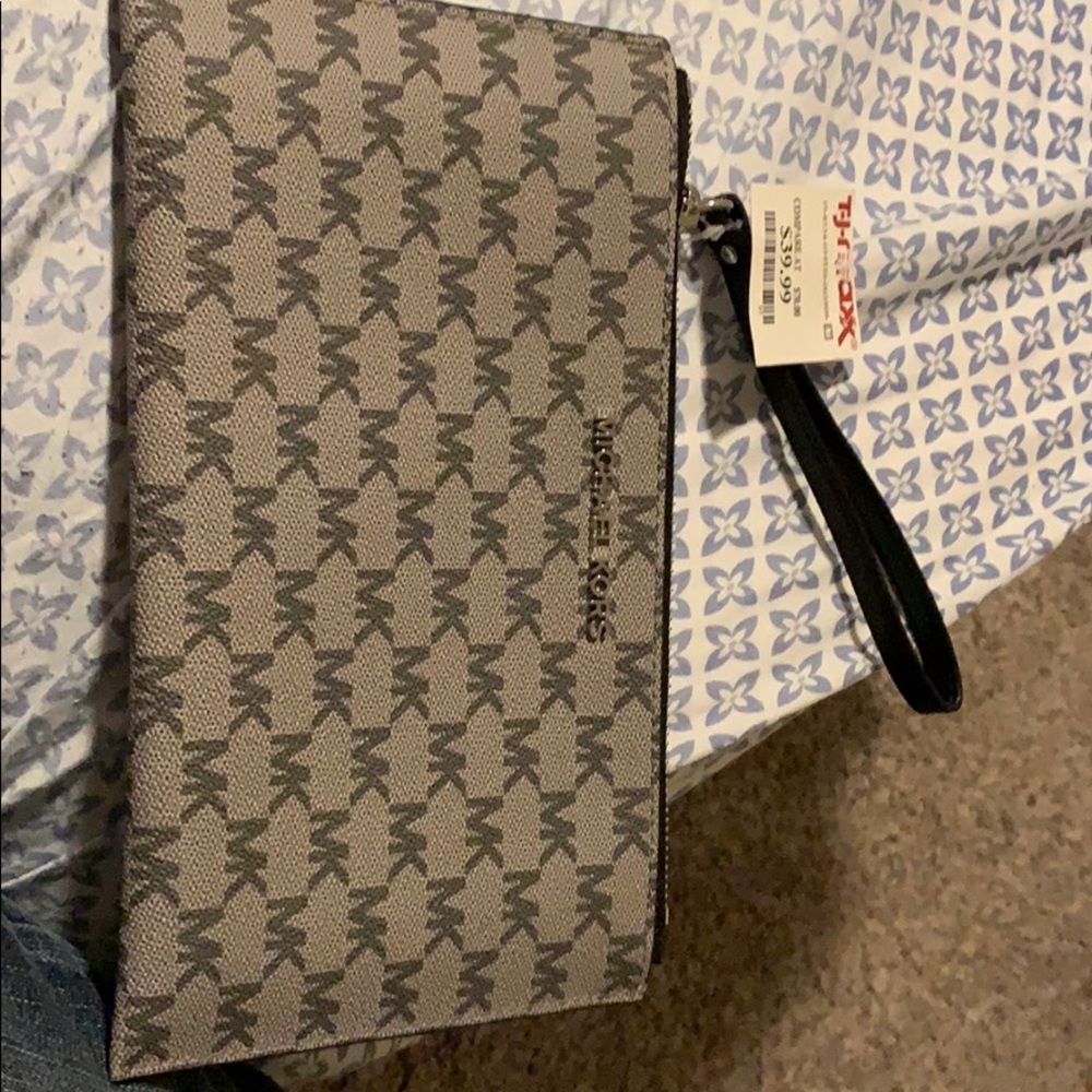 Michael Kors wristlet